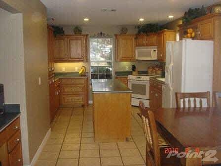 3rd image of 1312 Squires Ln