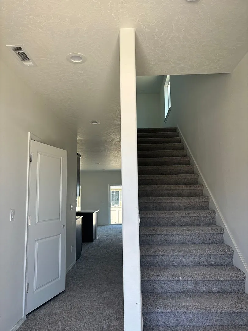 3 Bedroom 2.5 Bathroom Townhome- Sunridge Communities — Photo 4
