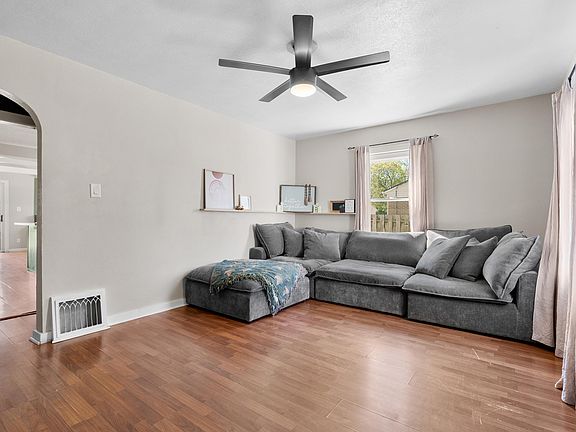 5th image of 8492 Douglas Ave