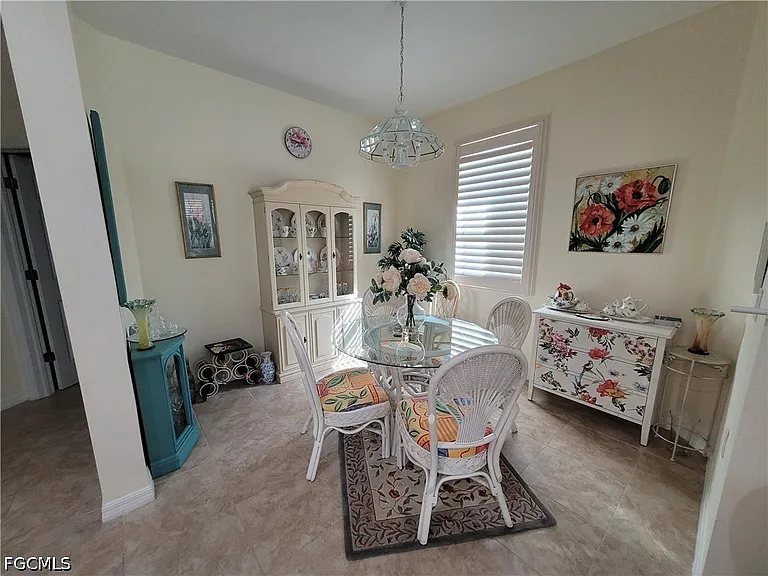 10714 Cetrella Dr — Photo 10