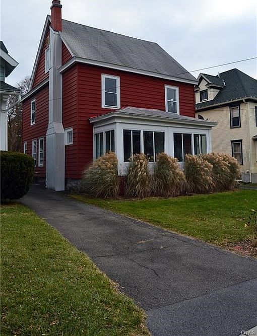 1st image of 109 Ferris Ave