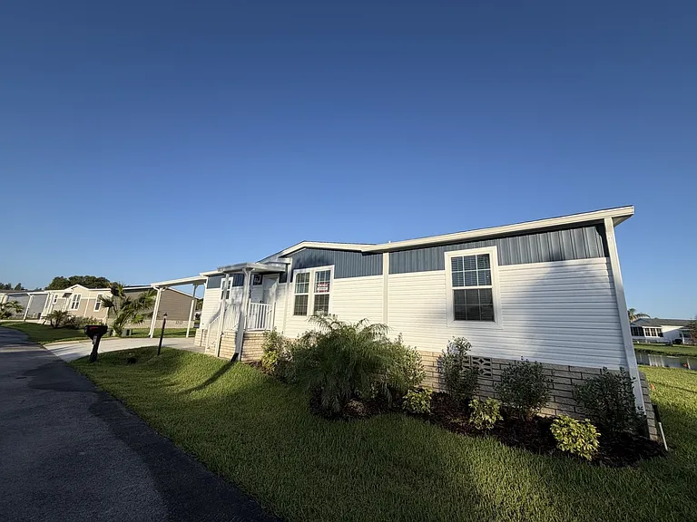 Royal Palm Village — Photo 21