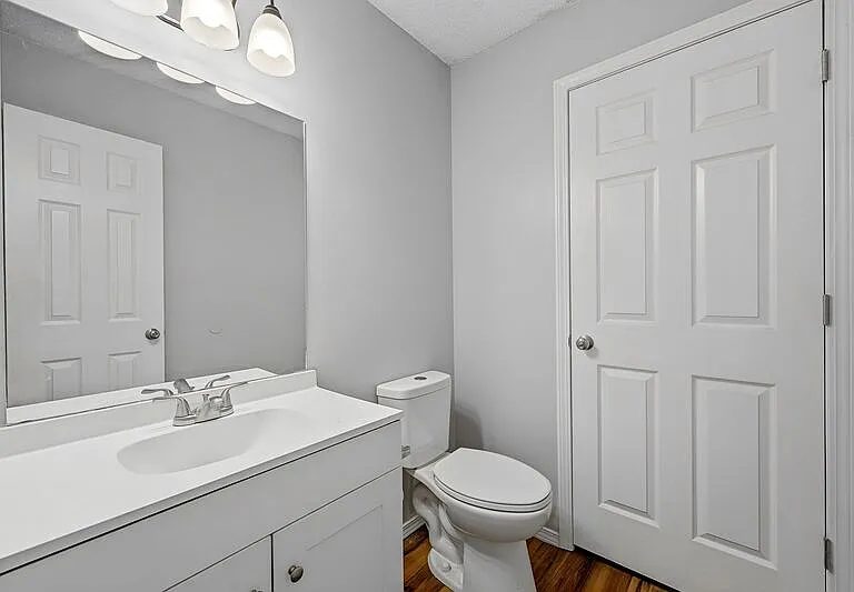 302 Parkcrest Dr — Photo 10