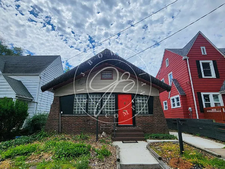 1935 Talbot St — Photo 1