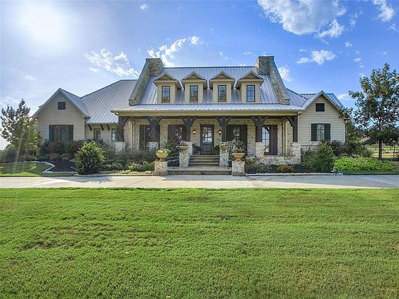3rd image of 3275 Creekside Dr