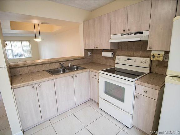 4th image of 395 NW 86th Pl #707