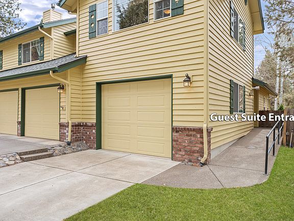 3rd image of 61288 King Saul Ave