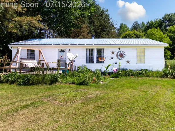 38 S Force Rd, Attica, MI 48412