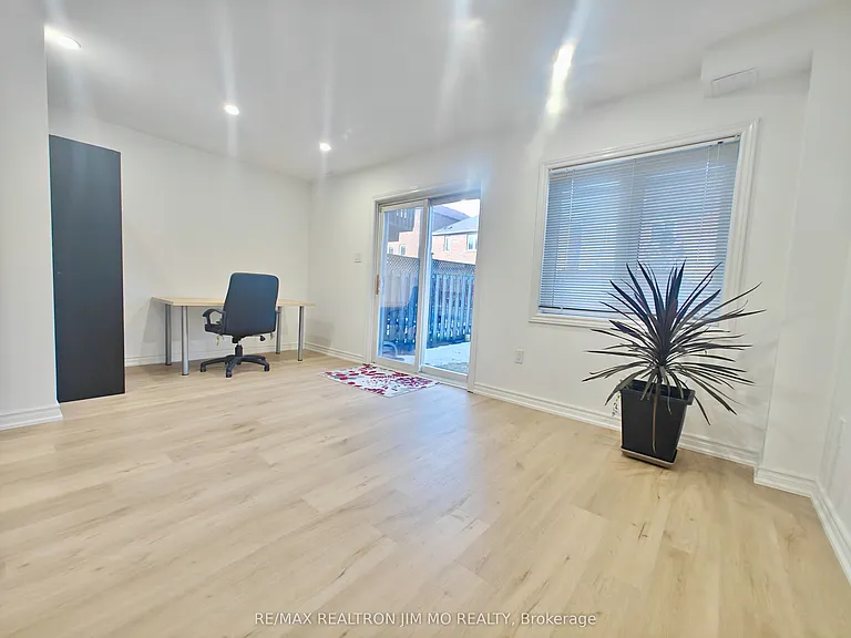149 Sassafras Cir — Photo 3