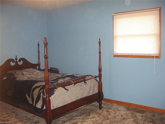 3rd image of 271 Greeley St