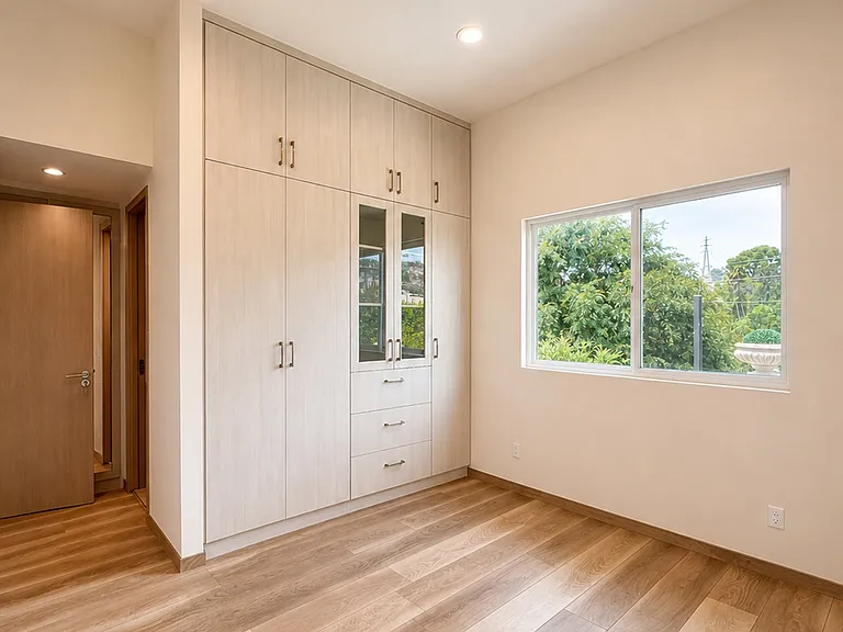 10074 Sunland Blvd — Photo 6