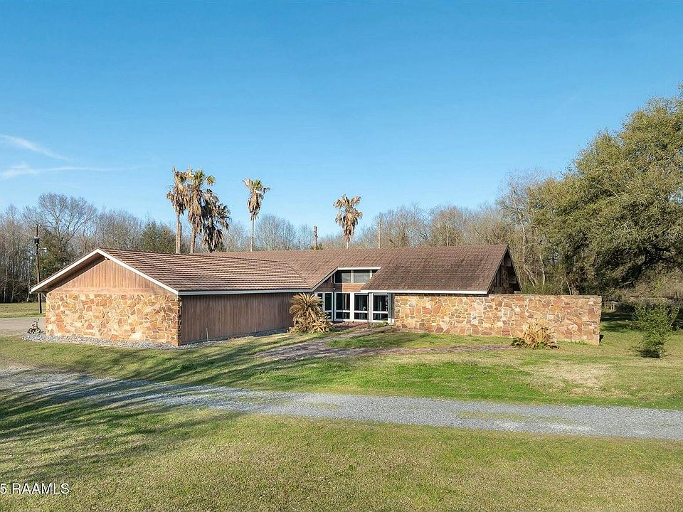 1st image of 2675 Pine Point Rd