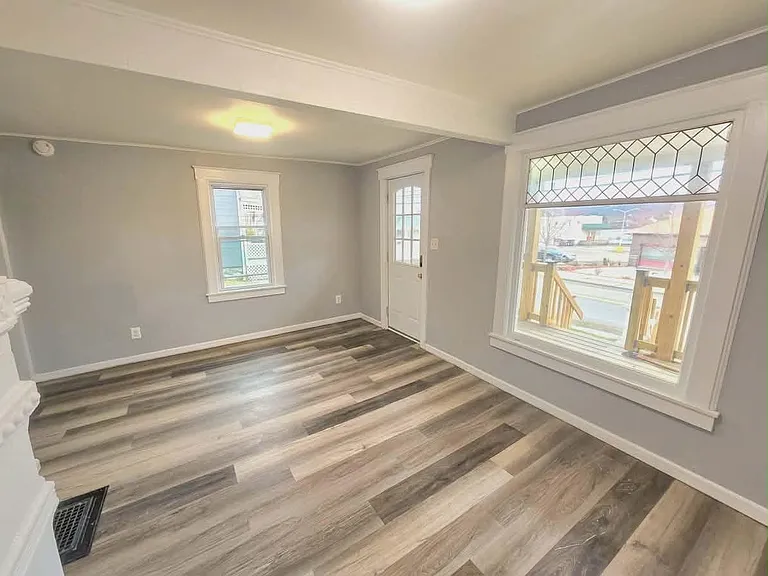 190 Conklin Ave #1 — Photo 7