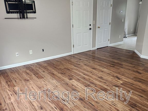 2nd image of 4820 Poplar Crest Way