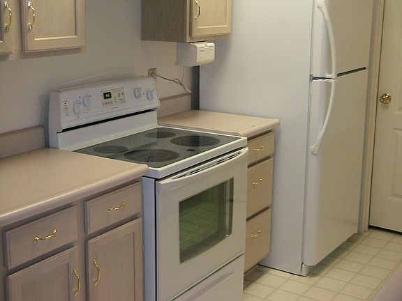 2nd image of 4240 Endeavor Dr Unit 42-104