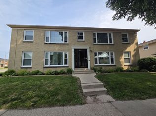 2790 N Carlton Pl APT 4, Milwaukee, WI 53210