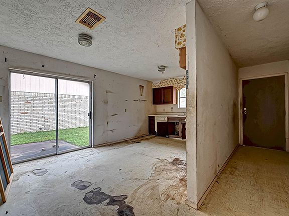 4th image of 2210 Baylor Dr