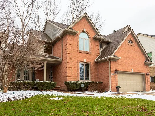 414 Roundview Dr, Rochester, MI 48307