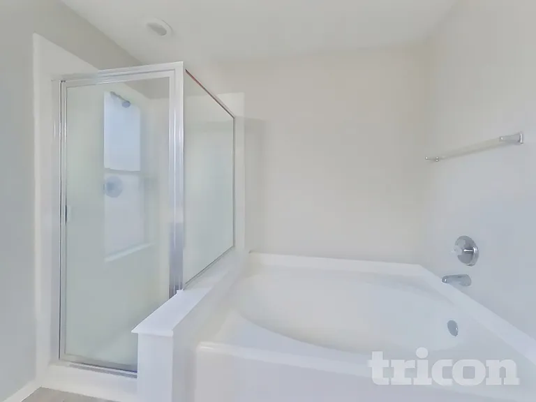 18810 Woodbreeze Dr — Photo 9