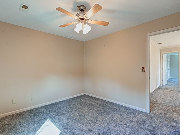 4th image of 3155 Graceland Ct