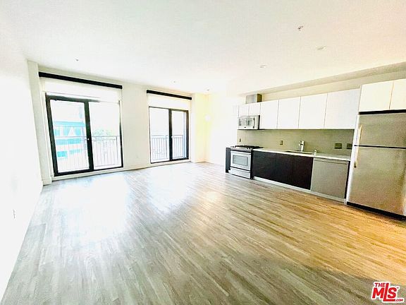 3rd image of 1122 Gayley Ave APT 208