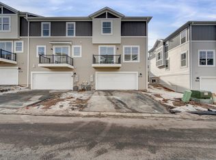 2228 Gateway Curv, North Saint Paul, MN 55109