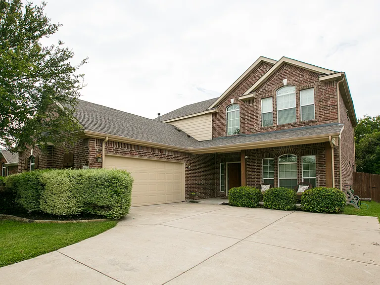 11921 Kingsville Dr — Photo 1