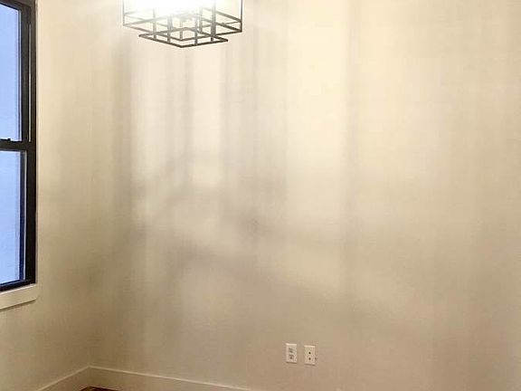 3rd image of 372 Kosciuszko St #307