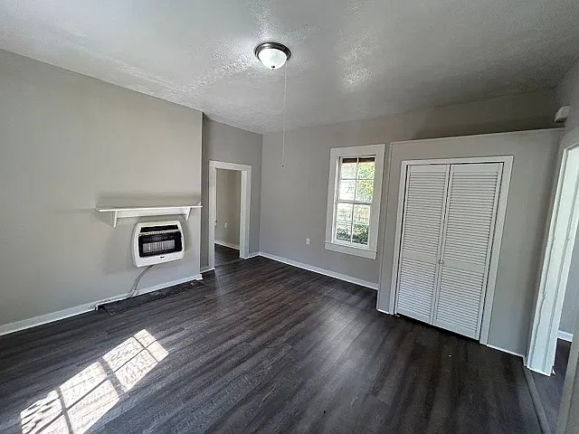 1 bed, 880 sqft, $759 — Photo 2