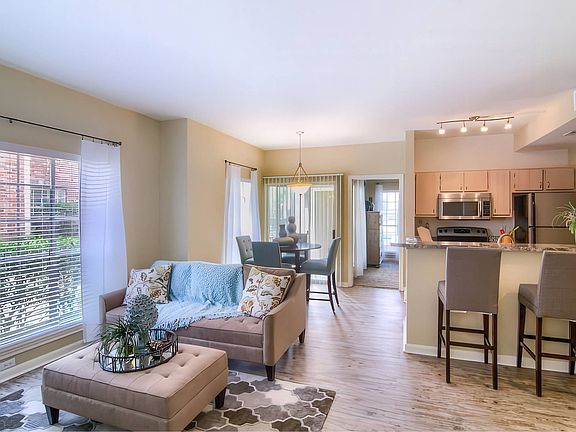2nd image of 2620 Lejuene Dr #3305