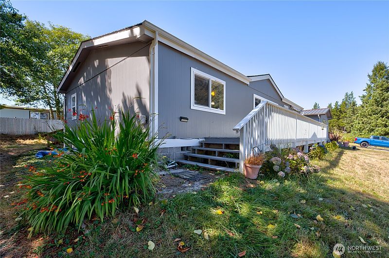 4th image of 24307 Birch Place