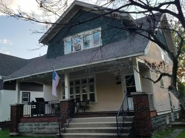 1041 Pine Ave NW, Grand Rapids, MI 49504