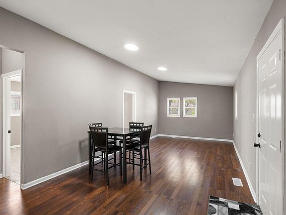 3rd image of 1346 E 50th Ct