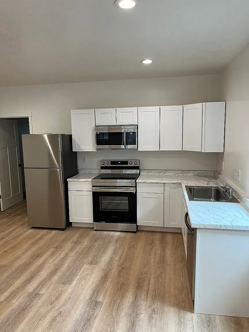 2 bed, 1200 sqft, $2,300 — Photo 1