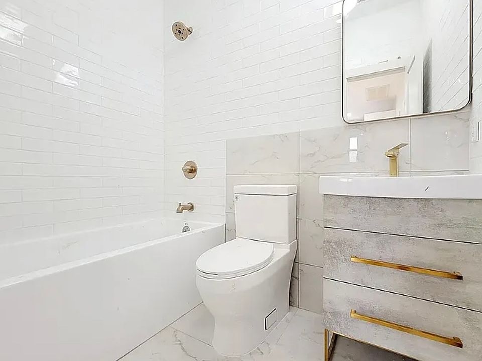 2nd image of 515 Grand Ave Floor 1