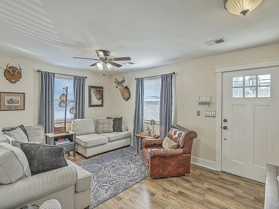 4th image of 501 E Richardson Ave