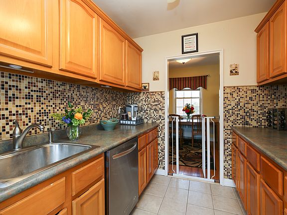 5th image of 13 Fieldstone Dr APT 132