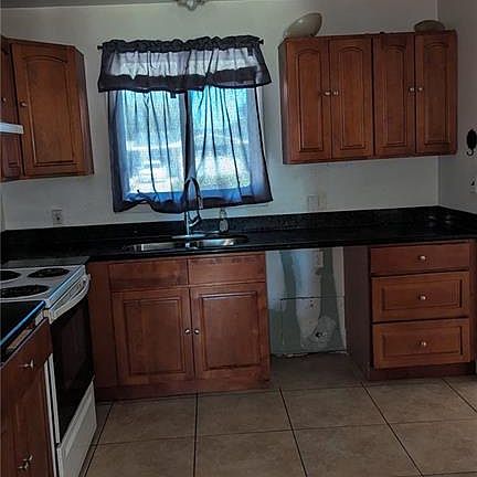 2nd image of 2419 Bristol Pl