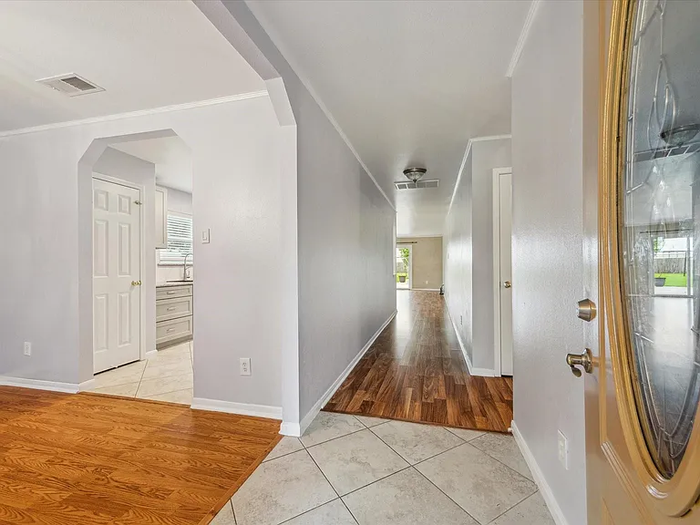 3402 Fox Ct — Photo 5