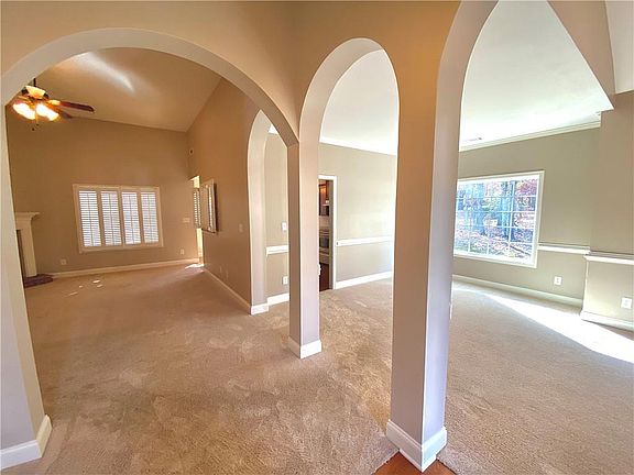 5th image of 30 Green Cove Ct
