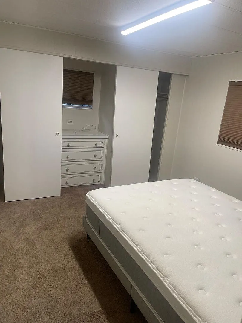 Location, Location, Location - Beautiful 2/2 Mobil Home — Photo 4