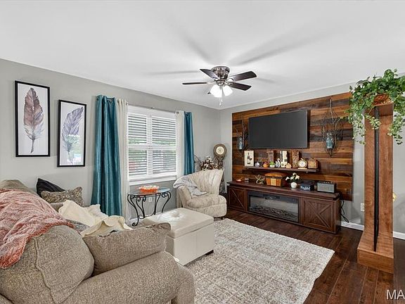 4th image of 5 Golden Oak Ct