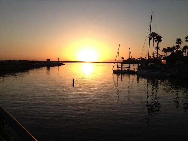 Sunset Apartments — Photo 13