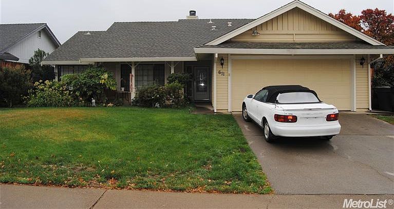 1st image of 611 Lyndhurst Ave