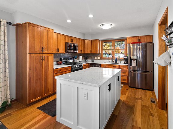 3rd image of 225 Restoration Dr