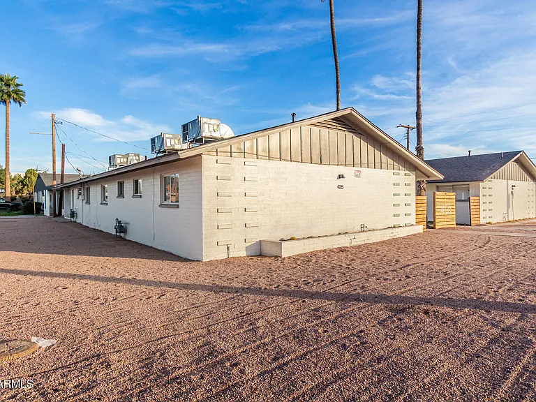 405 S Priest Dr — Photo 4