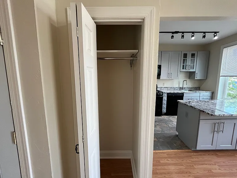 837 Highview St #2 — Photo 12