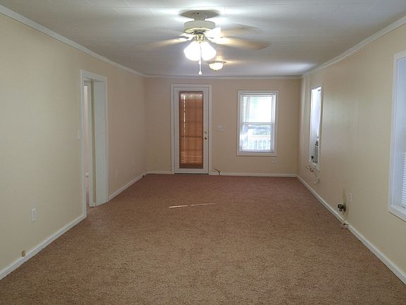 4th image of 279 Council Cir