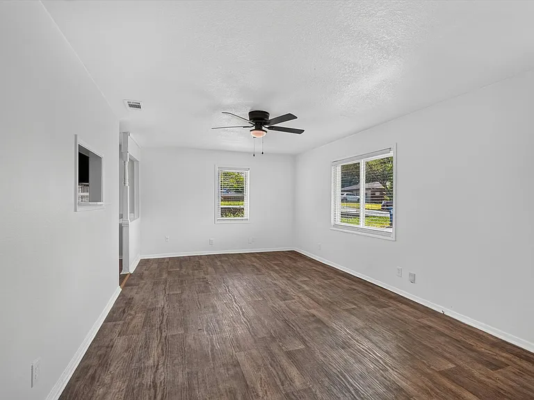 815 Wilson Dr — Photo 7