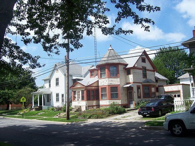1st image of 412 Woodlawn Ave